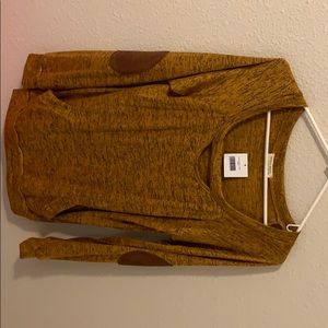 Cute sweater never been worn!